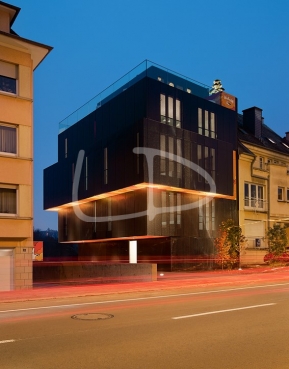 façade by night 2.jpg